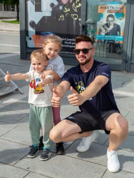 Deželak junak v Postojni (2)